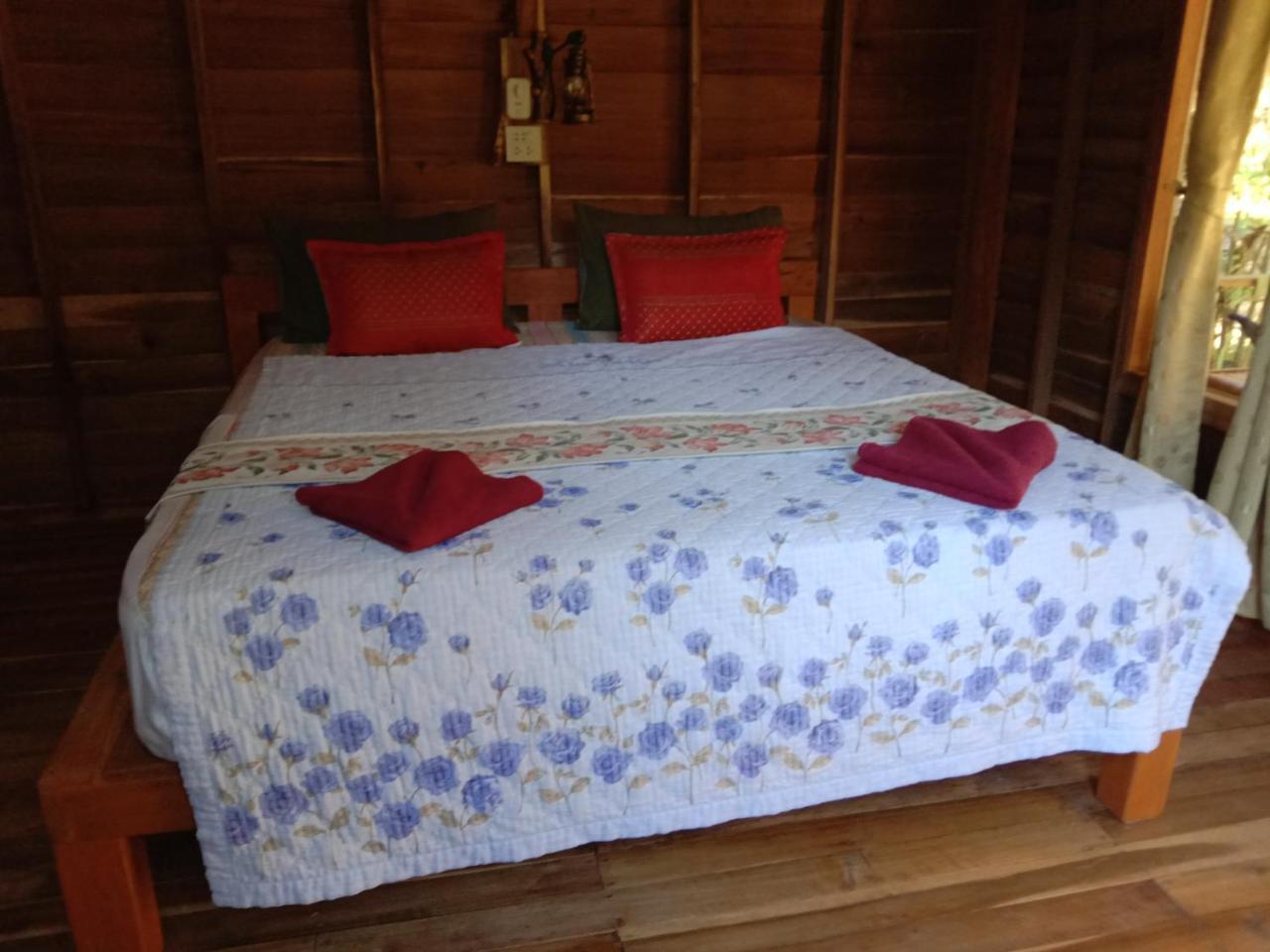 Mada Lanta Mai Keaw Hotel Koh Lanta Ngoại thất bức ảnh