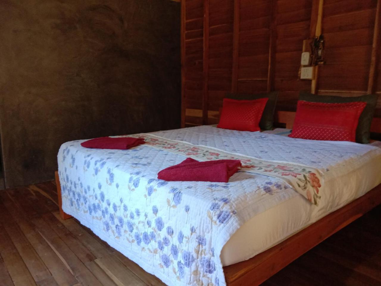Mada Lanta Mai Keaw Hotel Koh Lanta Ngoại thất bức ảnh