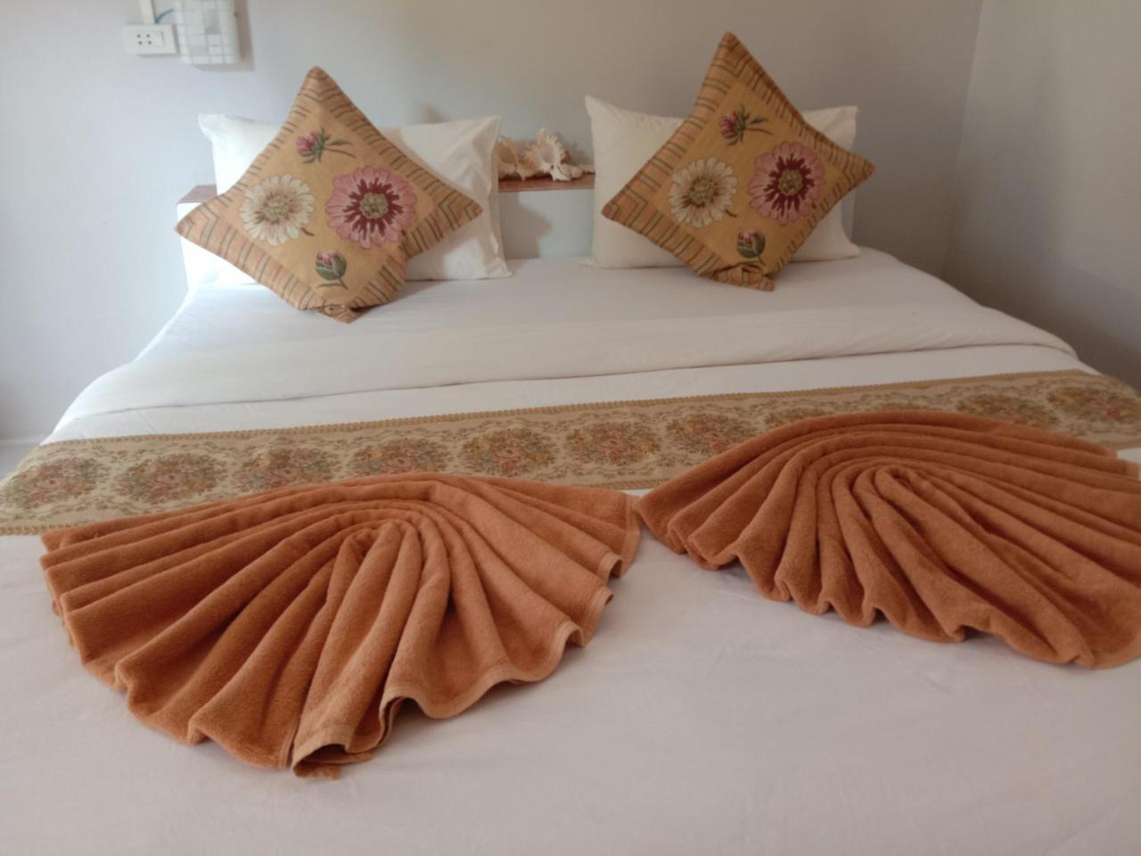 Mada Lanta Mai Keaw Hotel Koh Lanta Ngoại thất bức ảnh